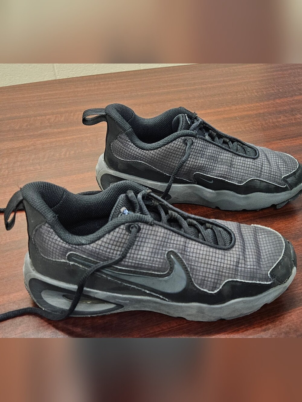 Nike Air Max Kids Black and Gray Casual Sneakers Size 5Y
